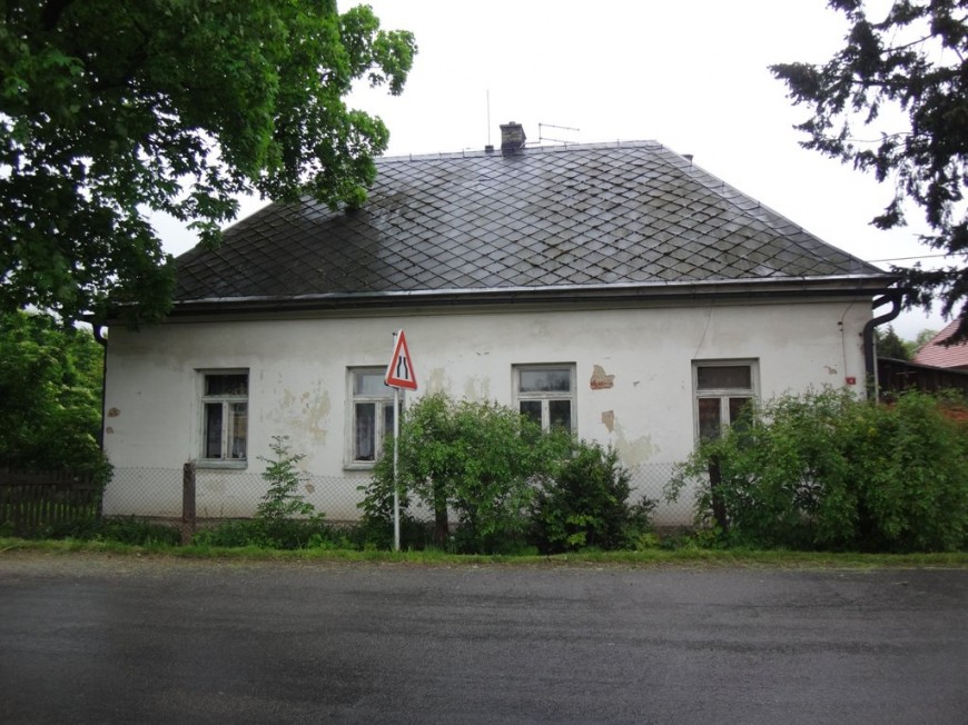 16932